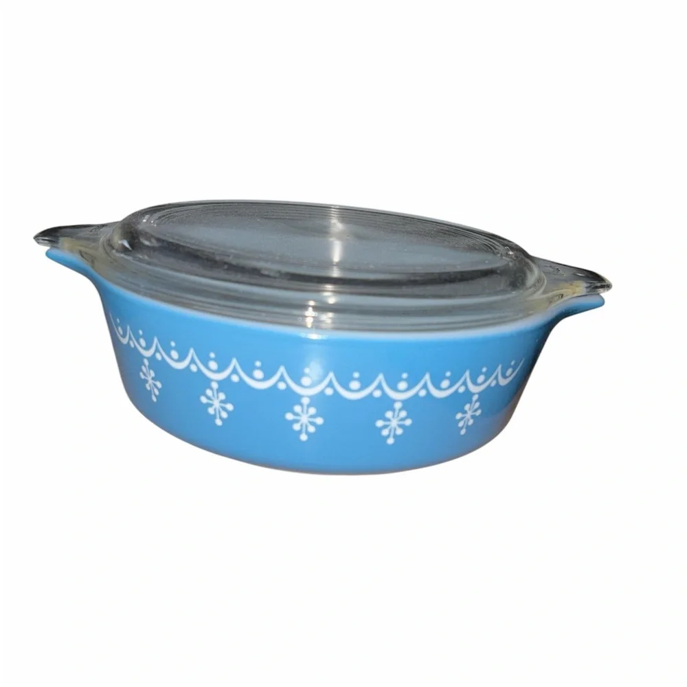 3 piece Vintage Pyrex Blue Garland Snowflake Casserole 1 QT and 1 pint and 1 lid